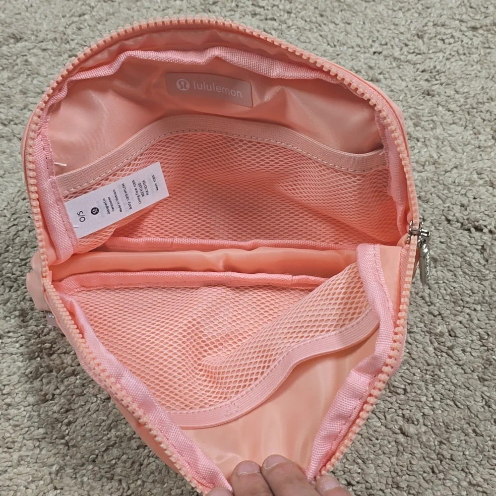 Luluemon Everywhere Belt Bag NWOT Deco Pink